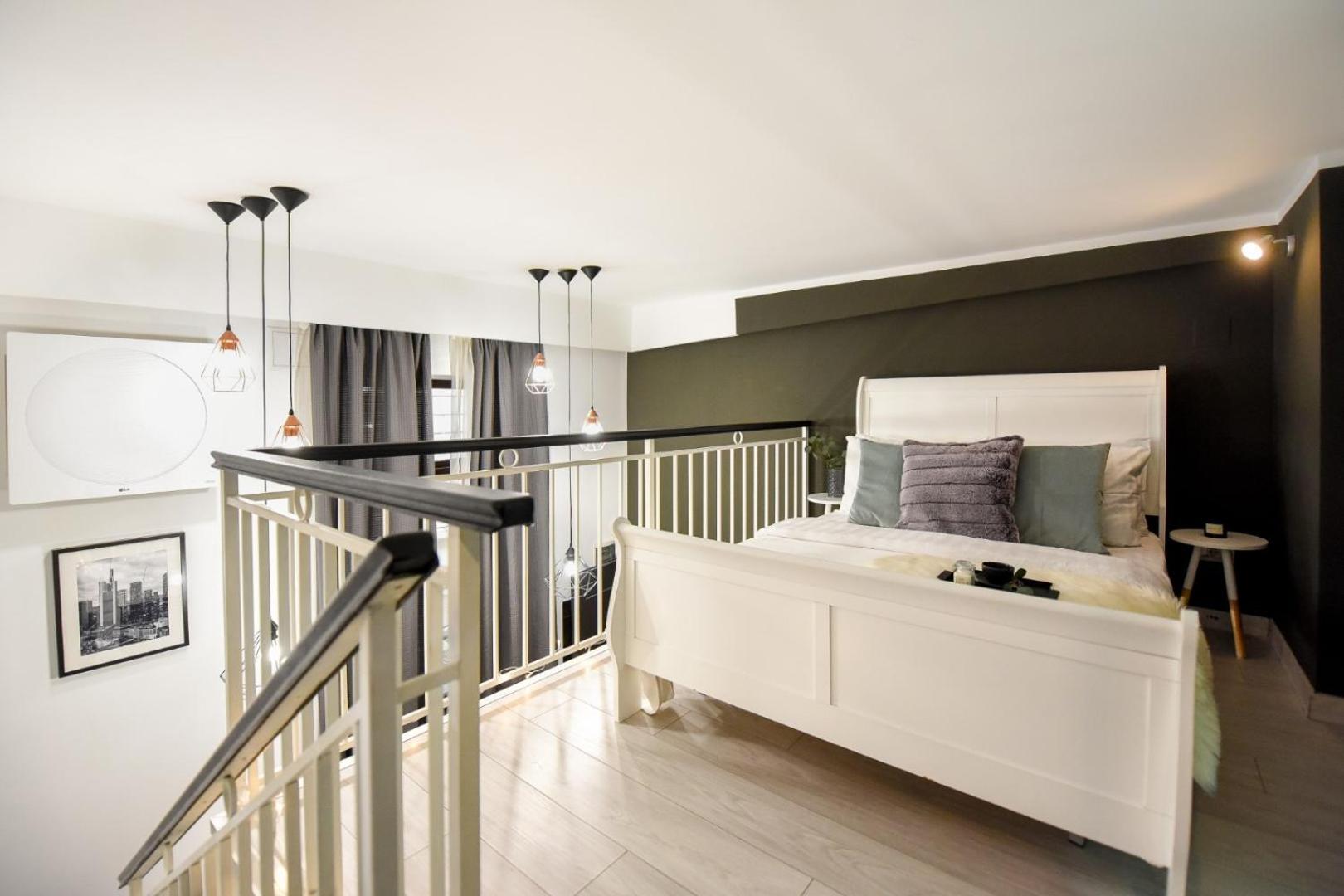 Central Comfort - Duplex-Style Studios On Regina Elisabeta Бухарест Номер фото