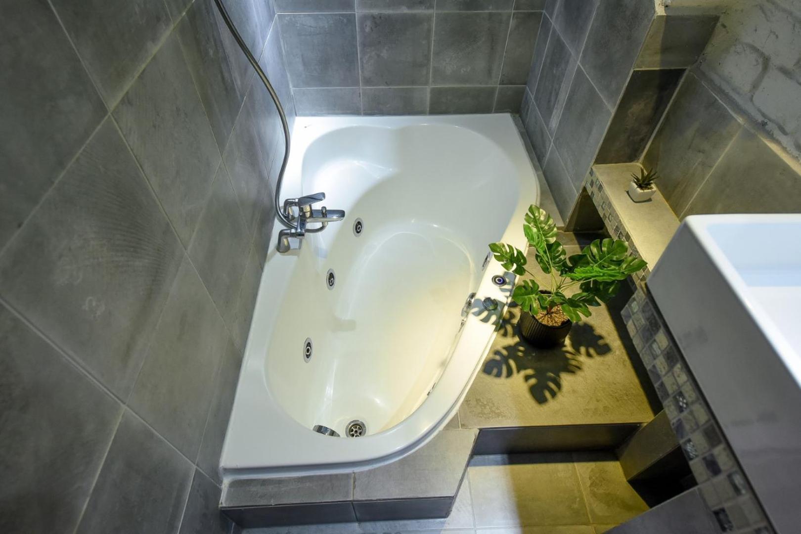 Central Comfort - Duplex-Style Studios On Regina Elisabeta Бухарест Номер фото